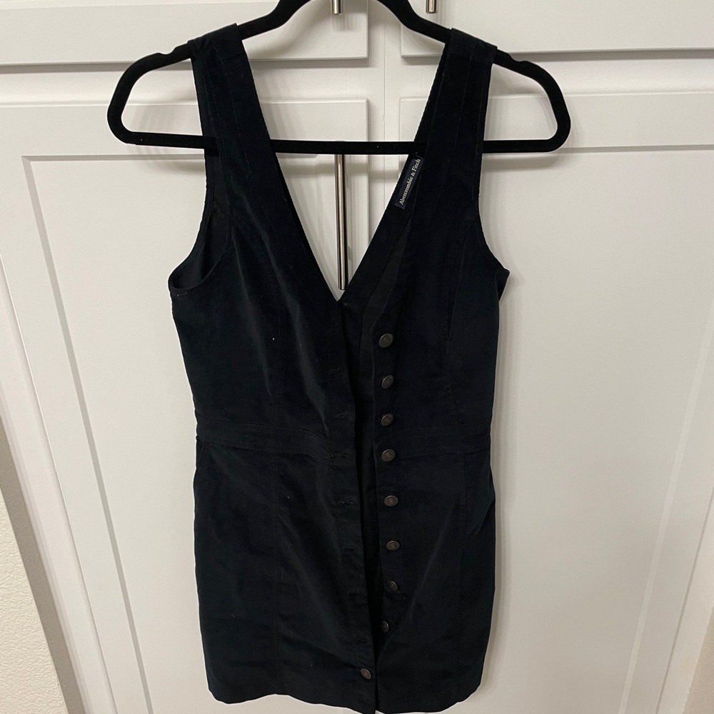 Never been worn Abercrombie suede button up dress. Form fitting. Size small.